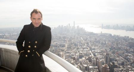 Jude Law visits the Empire State Building