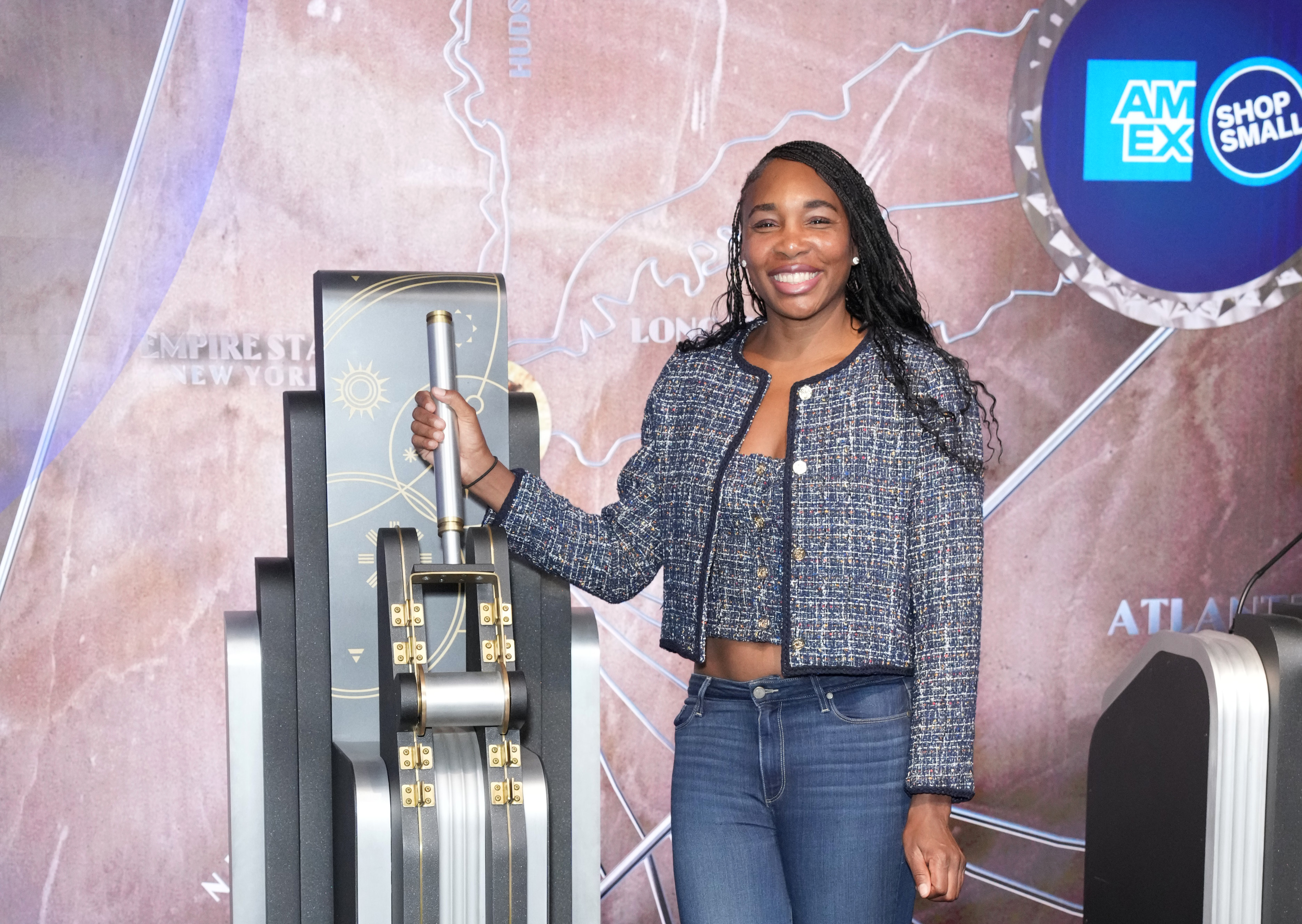 Venus Williams lights the Empire State Building