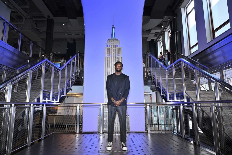 Julius Randle at the two-story ESB model