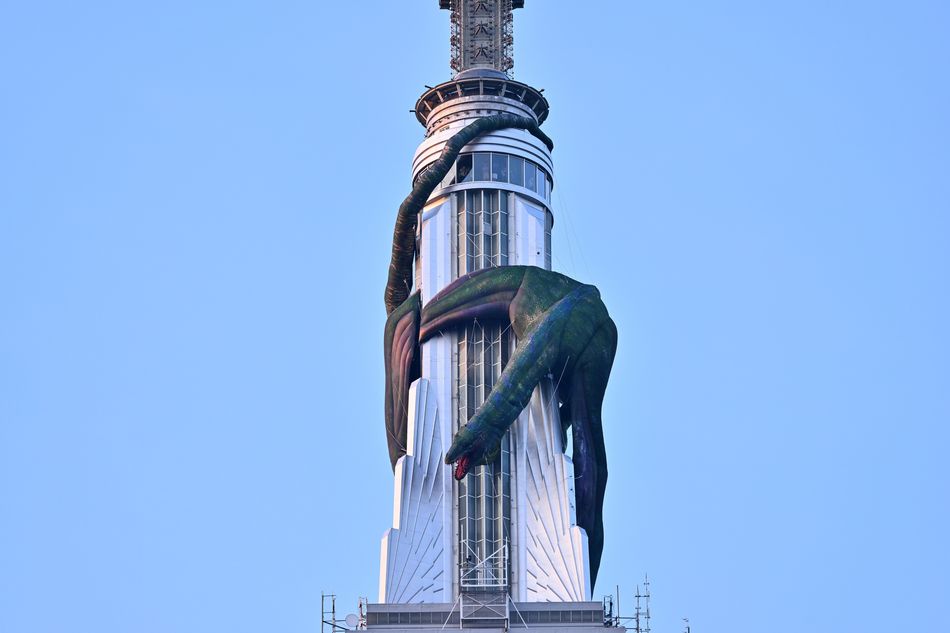 Vhagar coiled around ESB's mast