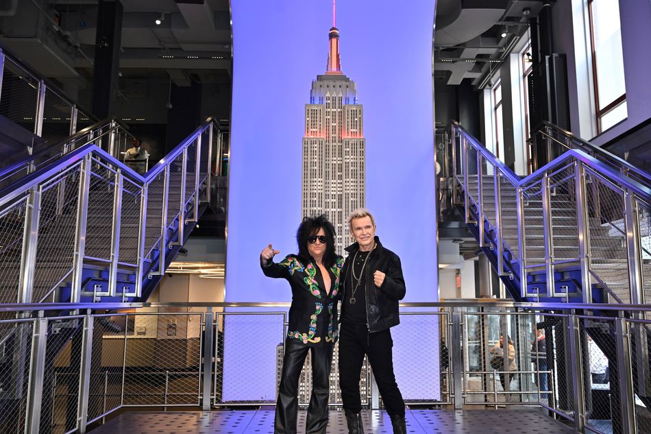 Steve Stevens and Billy Idol with the ESB model