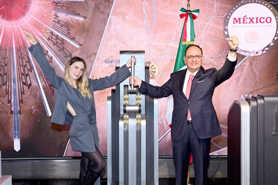 Belinda Lights ESB for Mexican Independence Day