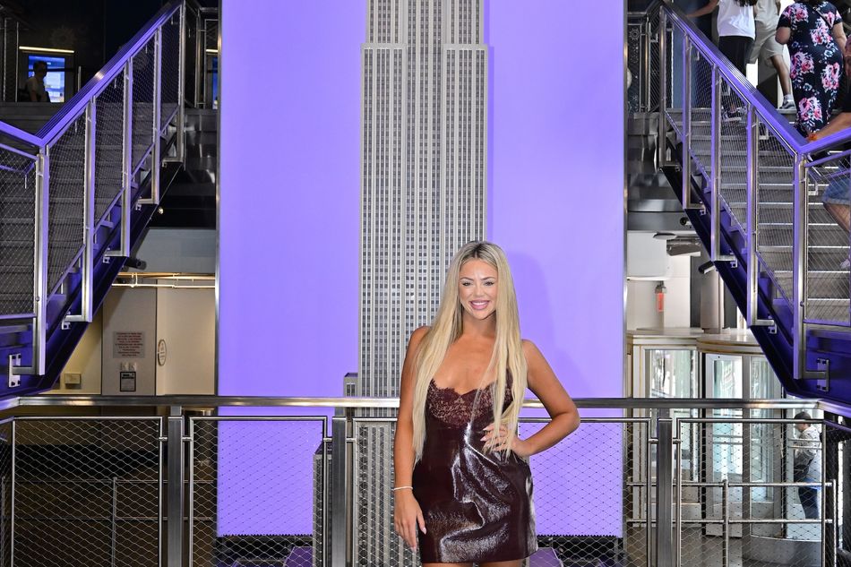 Liv Walker visits ESB to celebrate the Love Island USA reunion episode