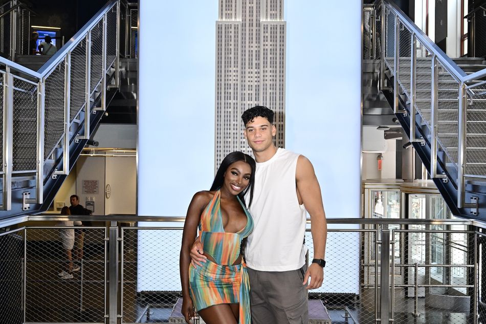 Kenny and JaNa visit ESB to celebrate the Love Island USA reunion episode