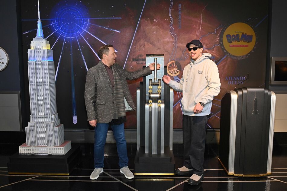 Dav Pilkey & Pete Davidson light the Empire State Building