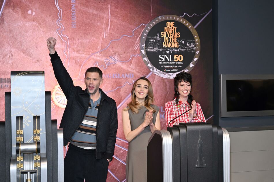 Chloe Fineman, Mikey Day and Sarah Sherman at the lighting ceremony