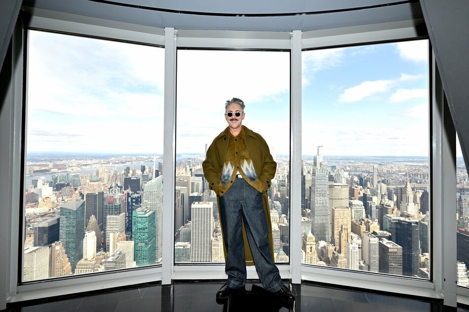 Alan Cumming on the 102nd Floor Observatory